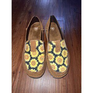 Womens Ariat shoes. 8B